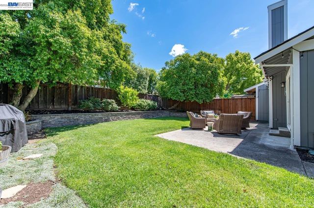 308 Mulqueeney St, Livermore, CA 94550