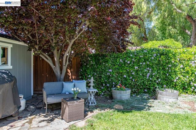 308 Mulqueeney St, Livermore, CA 94550