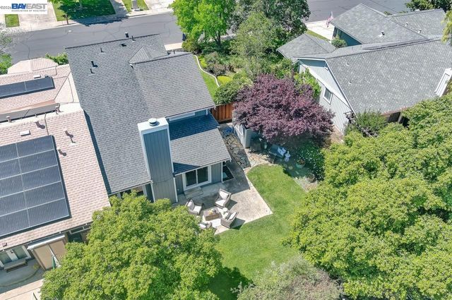 308 Mulqueeney St, Livermore, CA 94550