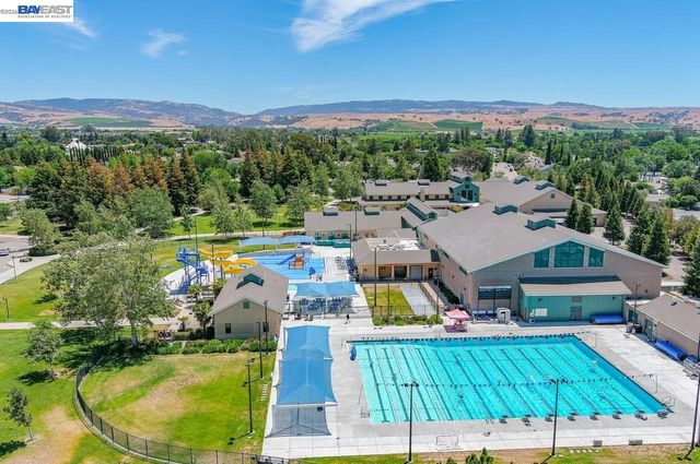 308 Mulqueeney St, Livermore, CA 94550