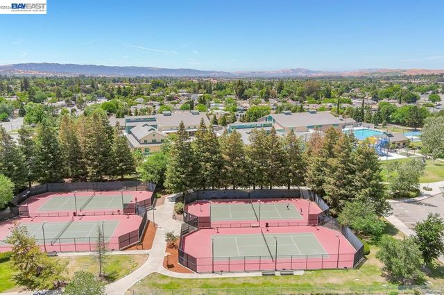 308 Mulqueeney St, Livermore, CA 94550