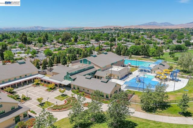 308 Mulqueeney St, Livermore, CA 94550