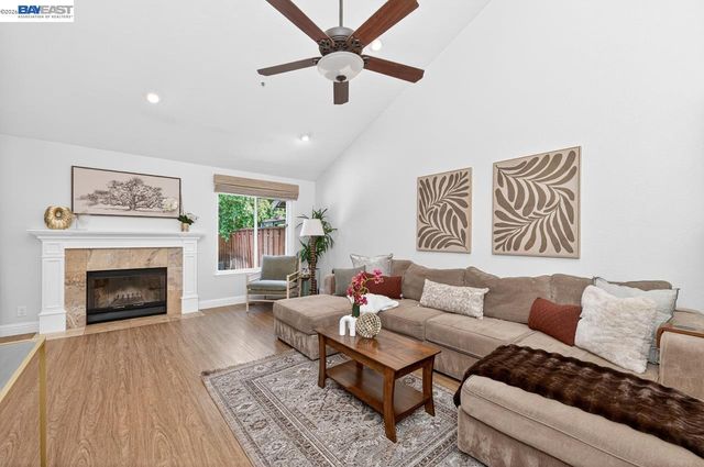 308 Mulqueeney St, Livermore, CA 94550