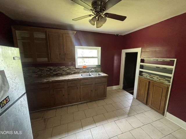 2020 Hawthorne Street, Toledo, OH 43606