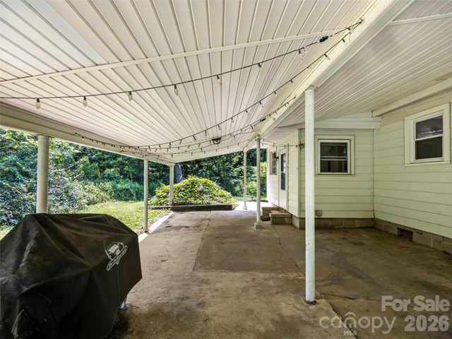 680 Pennsylvania Road, Arden, NC 28704