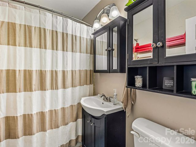 680 Pennsylvania Road, Arden, NC 28704
