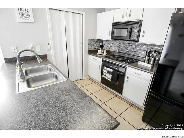 10111 Trailhead Pass, San Antonio, TX 78251