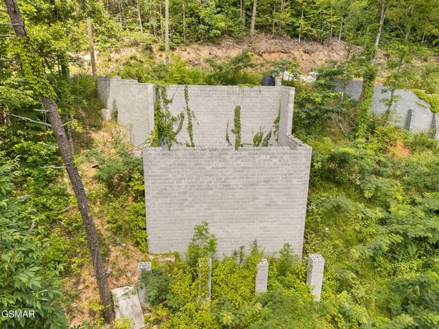1732 Bassett Way, Sevierville, TN 37876