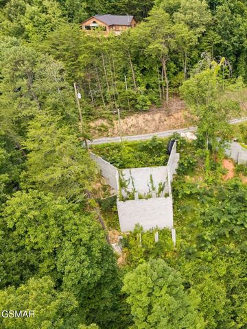 1732 Bassett Way, Sevierville, TN 37876
