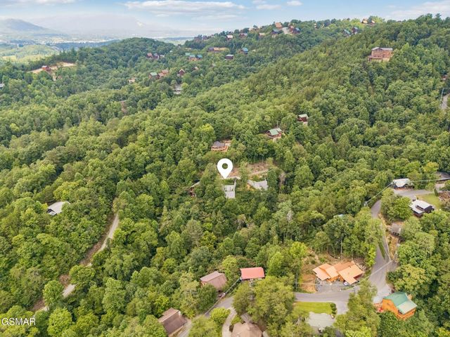 1732 Bassett Way, Sevierville, TN 37876