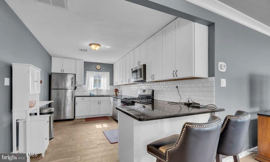 175 LIBERTA DR, Toms River, NJ 08757