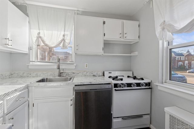 255-02 73rd Avenue A, Glen Oaks, NY 11004