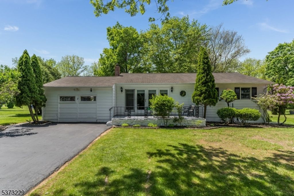 7 Norfolk Ave, Washington Twp., NJ 07882