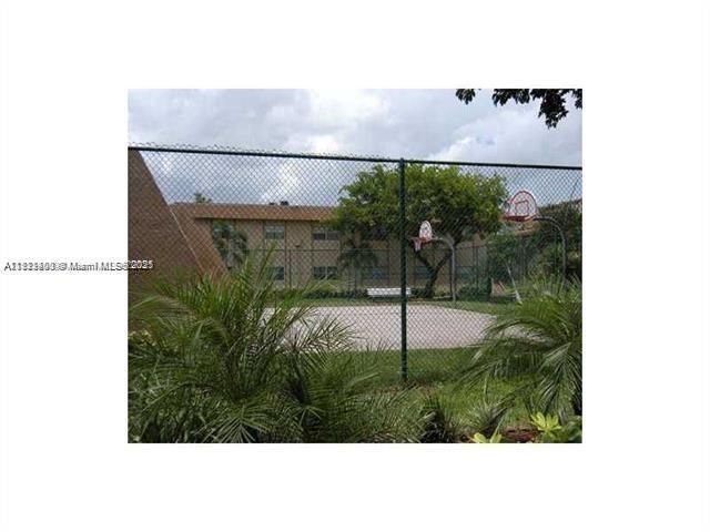 2530 NW 39th Way 102, Lauderdale Lakes, FL 33311