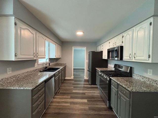 6310 Shadow Ridge Run, Fort Wayne, IN 46804