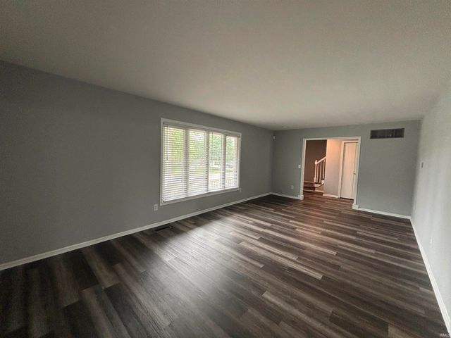 6310 Shadow Ridge Run, Fort Wayne, IN 46804