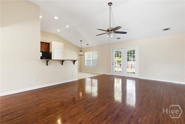 34 Twin Oaks Place, Savannah, GA 31407