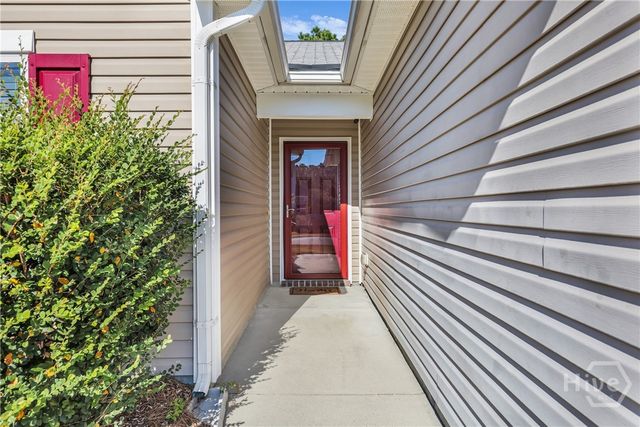 34 Twin Oaks Place, Savannah, GA 31407