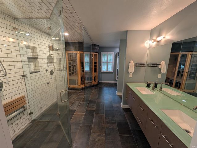 55755 Little Creek Lane, Middlebury, IN 46540