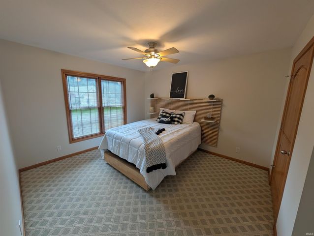 55755 Little Creek Lane, Middlebury, IN 46540