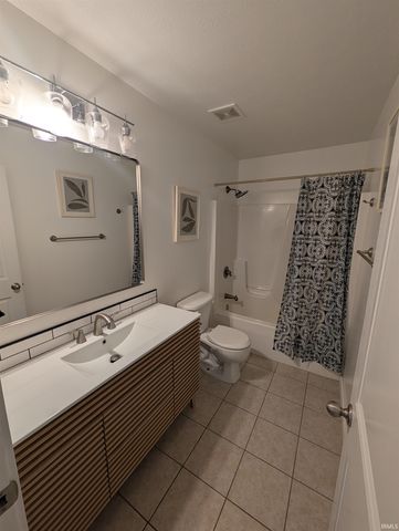 55755 Little Creek Lane, Middlebury, IN 46540