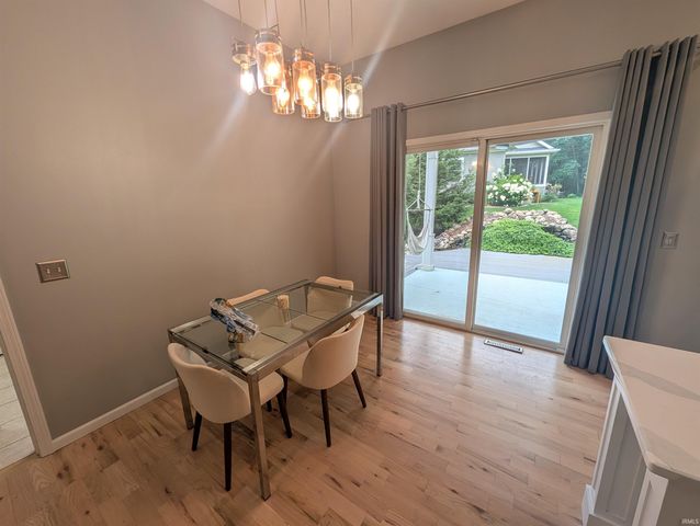 55755 Little Creek Lane, Middlebury, IN 46540