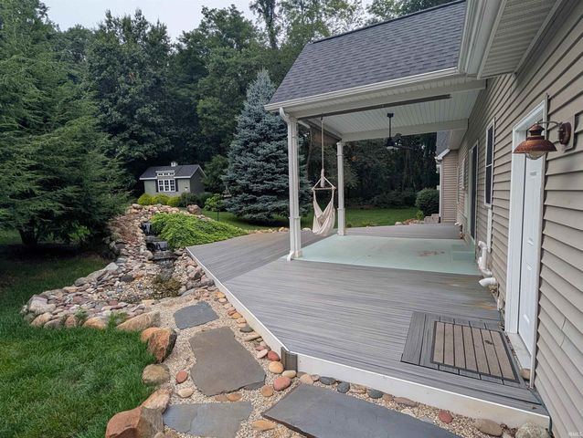 55755 Little Creek Lane, Middlebury, IN 46540