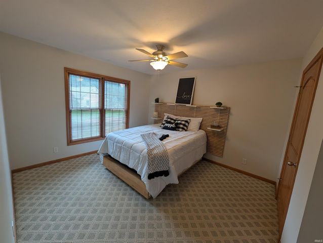 55755 Little Creek Lane, Middlebury, IN 46540