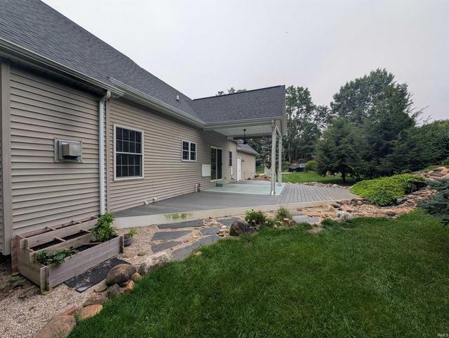 55755 Little Creek Lane, Middlebury, IN 46540