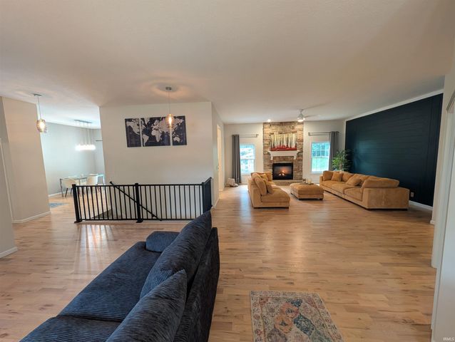 55755 Little Creek Lane, Middlebury, IN 46540