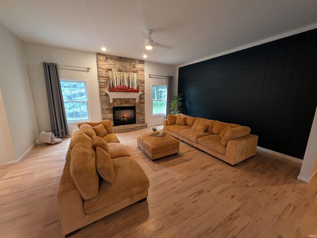 55755 Little Creek Lane, Middlebury, IN 46540