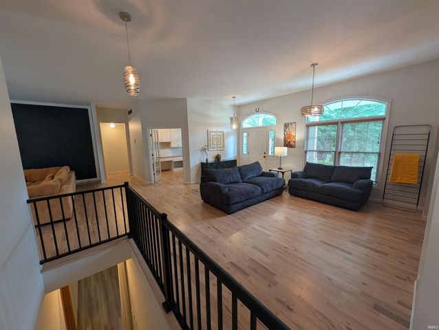 55755 Little Creek Lane, Middlebury, IN 46540