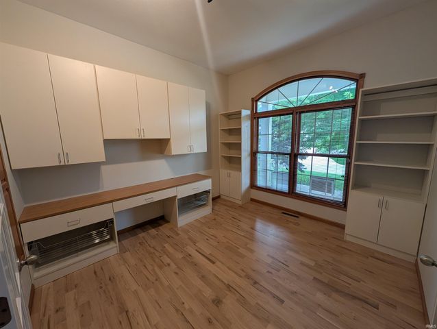 55755 Little Creek Lane, Middlebury, IN 46540