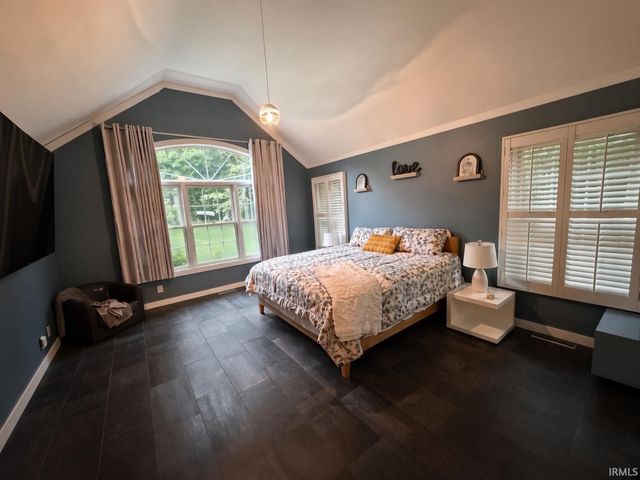 55755 Little Creek Lane, Middlebury, IN 46540