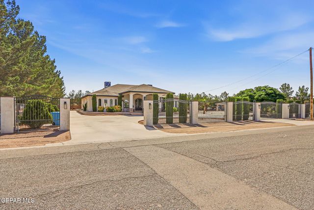 11670 Flor Del Rio Street, Socorro, TX 79927