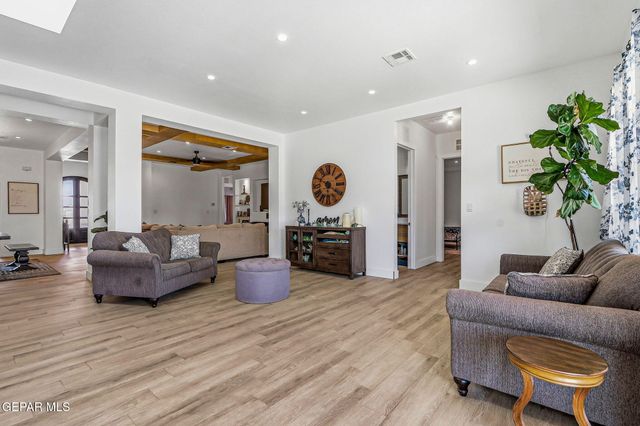 11670 Flor Del Rio Street, Socorro, TX 79927