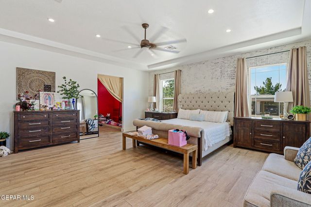 11670 Flor Del Rio Street, Socorro, TX 79927