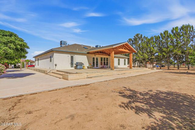11670 Flor Del Rio Street, Socorro, TX 79927