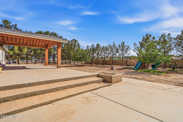 11670 Flor Del Rio Street, Socorro, TX 79927