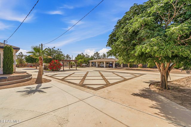 11670 Flor Del Rio Street, Socorro, TX 79927