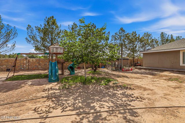 11670 Flor Del Rio Street, Socorro, TX 79927