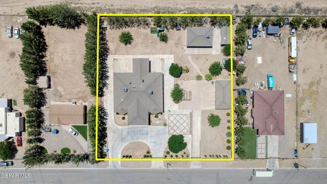 11670 Flor Del Rio Street, Socorro, TX 79927