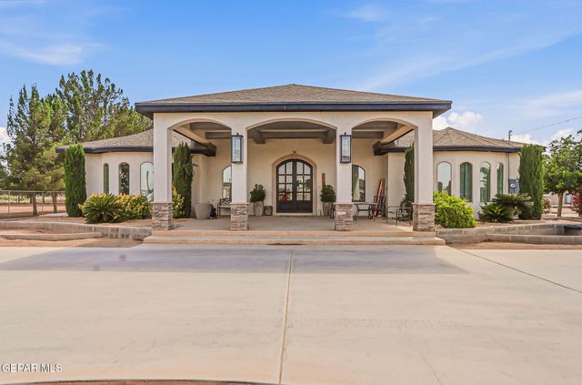 11670 Flor Del Rio Street, Socorro, TX 79927