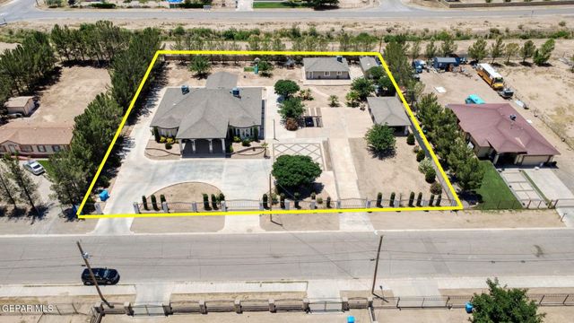 11670 Flor Del Rio Street, Socorro, TX 79927