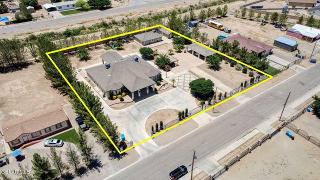 11670 Flor Del Rio Street, Socorro, TX 79927