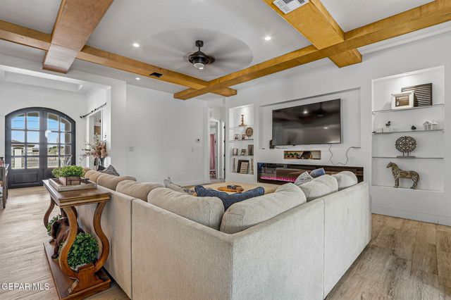 11670 Flor Del Rio Street, Socorro, TX 79927