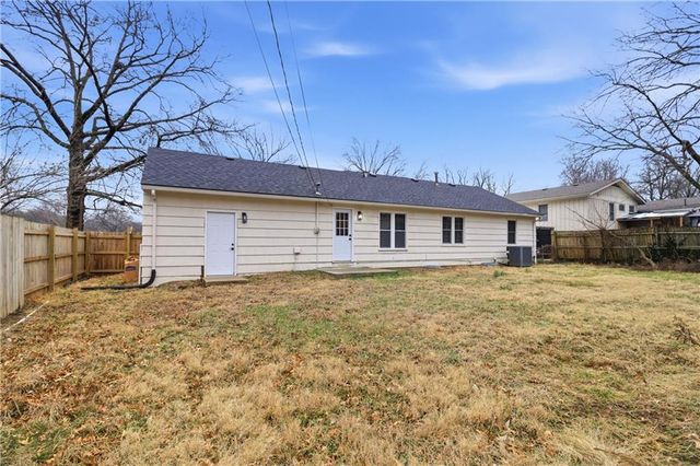8012 Elm Avenue, Raytown, MO 64138