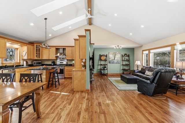 1432 Rose Place, Roseville, MN 55113