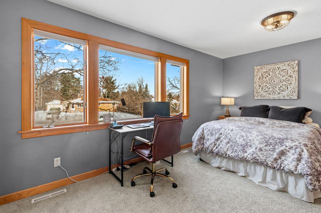 1432 Rose Place, Roseville, MN 55113