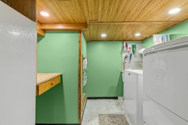 1432 Rose Place, Roseville, MN 55113